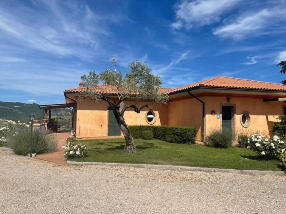 La Posta Di Bacco Apartment Gualdo Cattaneo Exterior photo
