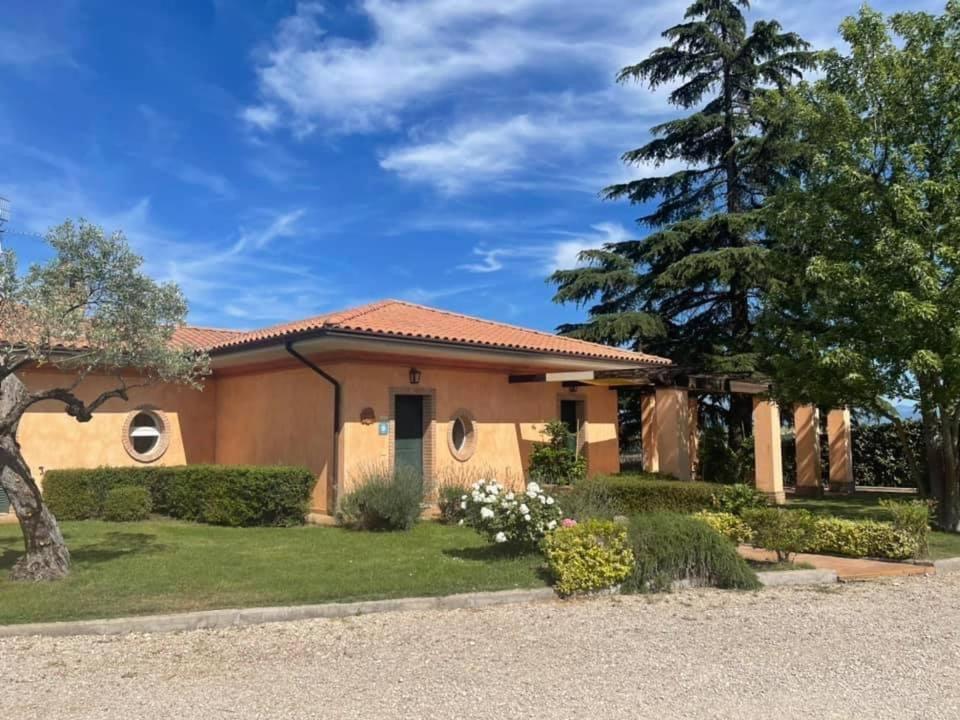 La Posta Di Bacco Apartment Gualdo Cattaneo Exterior photo